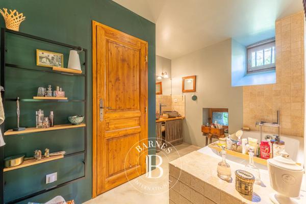 Crémieu, Château 7 Chambres -  500 m² à vendre