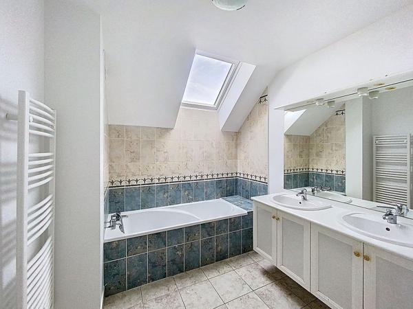 Maison Briollay 5 pièce(s) 118 m2