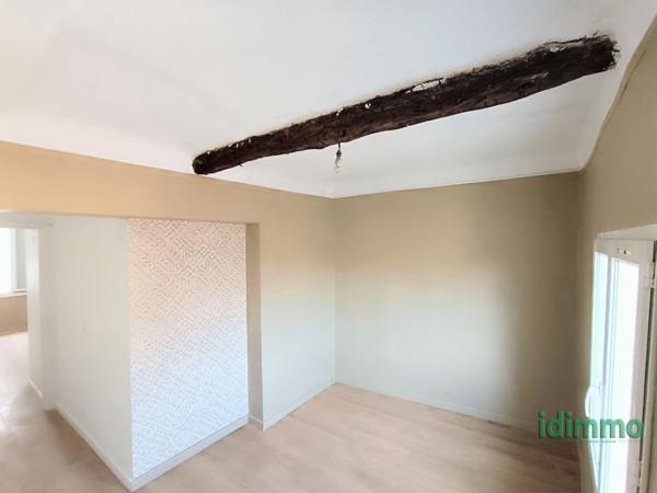 Affaire Draguignan immeuble composé de 4F2+grenier rapport 2180/mois cc 326000€ crn2374 Draguignan (83300)