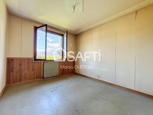 Maison Familiale à Rénover - Opportunité Unique!