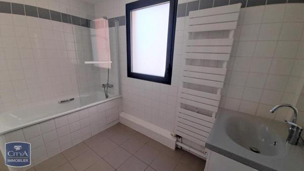 Appartement à louer 4 pièces 104.12m²