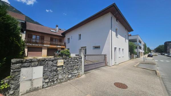 Propriété de caractère 11 pièces 6 chambres 312 m² sur terrain de 3 060 m² à La Terrasse (38660)