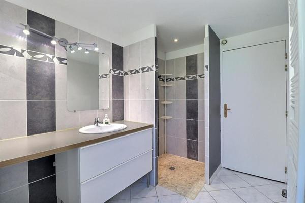 Propriété de caractère 11 pièces 6 chambres 312 m² sur terrain de 3 060 m² à La Terrasse (38660)