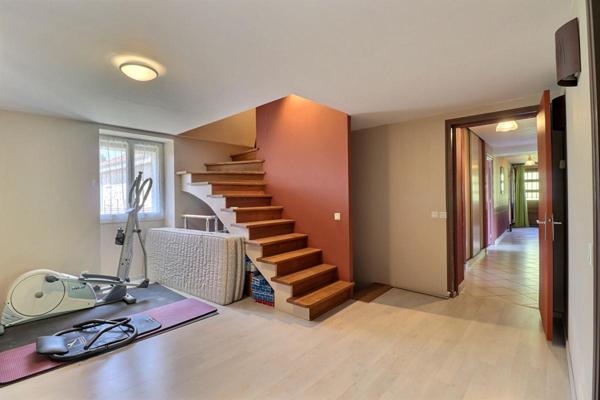 Propriété de caractère 11 pièces 6 chambres 312 m² sur terrain de 3 060 m² à La Terrasse (38660)