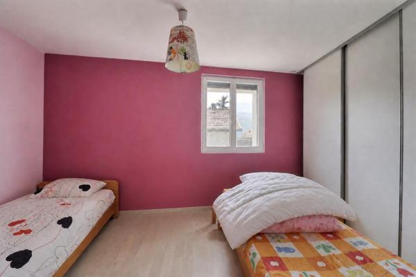 Propriété de caractère 11 pièces 6 chambres 312 m² sur terrain de 3 060 m² à La Terrasse (38660)