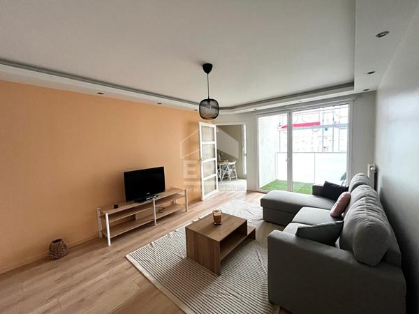 A LOUER - 4 PIECES 83m² MEUBLEE ET ENTIEREMENT REFAIT A NEUF