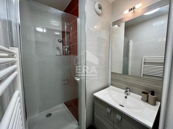 A LOUER - 4 PIECES 83m² MEUBLEE ET ENTIEREMENT REFAIT A NEUF