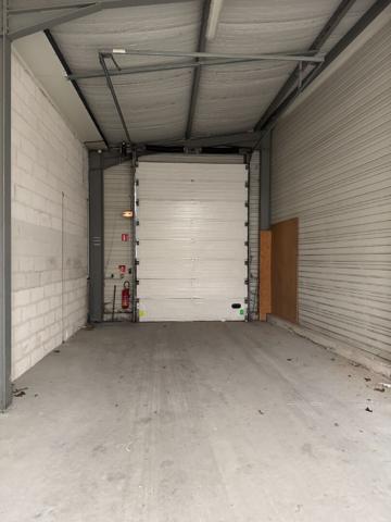 À LOUER - BÂTIMENT D'ACTIVITÉ 655 m² - ACCÈS ROCADÉ - PARKING -