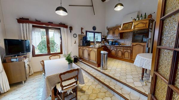 Hauts de Narbonne, maison 4 chambres, garage et jardin.