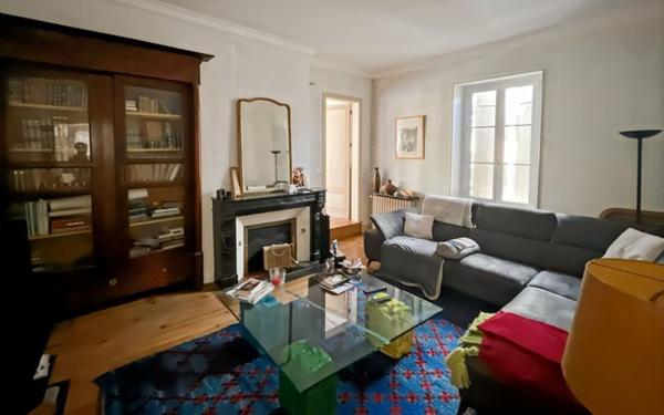 Maison à vendre    6 pièces •  Condom