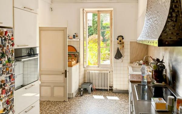 Maison à vendre    6 pièces •  Condom