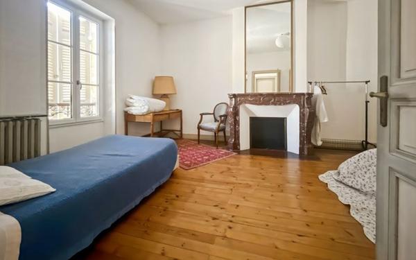 Maison à vendre    6 pièces •  Condom