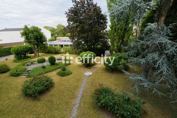 Appartement
         3 pièces
        - 92 m² 286 000 € *