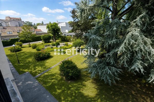 Appartement
         3 pièces
        - 92 m² 286 000 € *