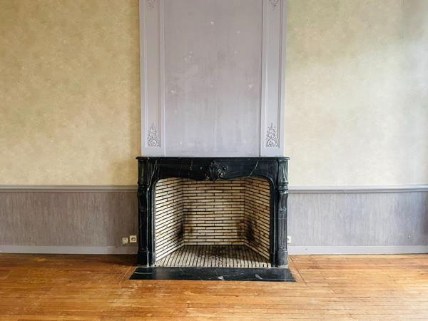 Superbe appartement lumineux 179 m2, 3 ème étage exposé sud dans copropriété de caractère