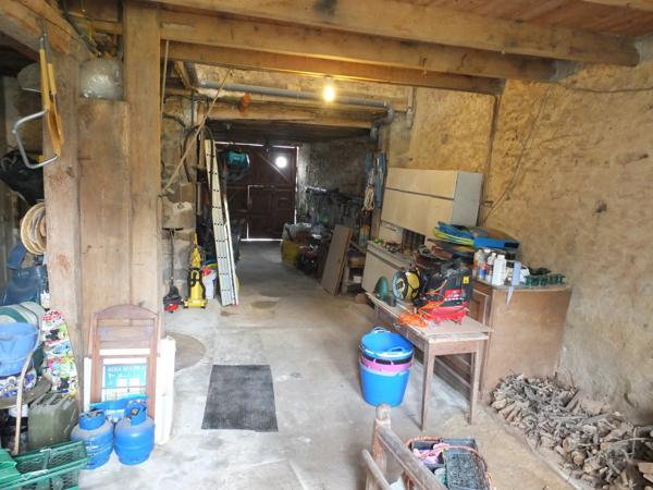 Spacieuse maison de village pleine de caractère et de potentiel