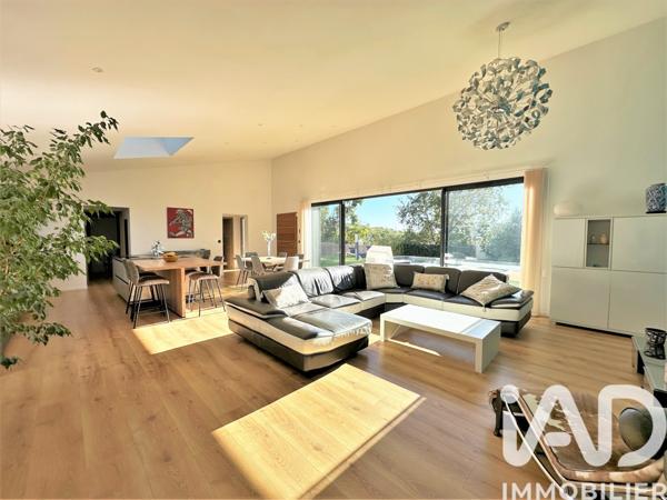 Maison à vendre 6 pièces 207 m² Uzès