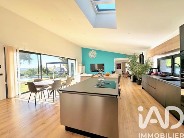 Maison à vendre 6 pièces 207 m² Uzès