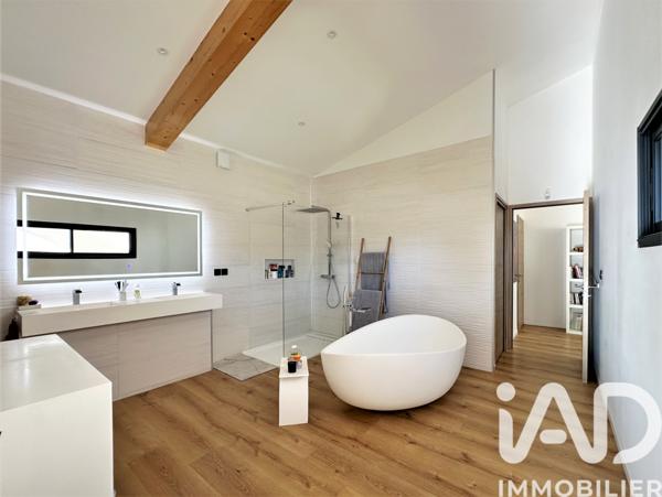 Maison à vendre 6 pièces 207 m² Uzès