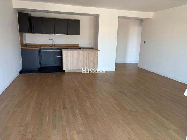 Location Appartement 4 pièces 106.2 m² - Suresnes 92150