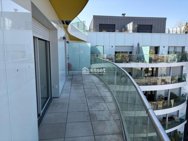 Location Appartement 4 pièces 106.2 m² - Suresnes 92150