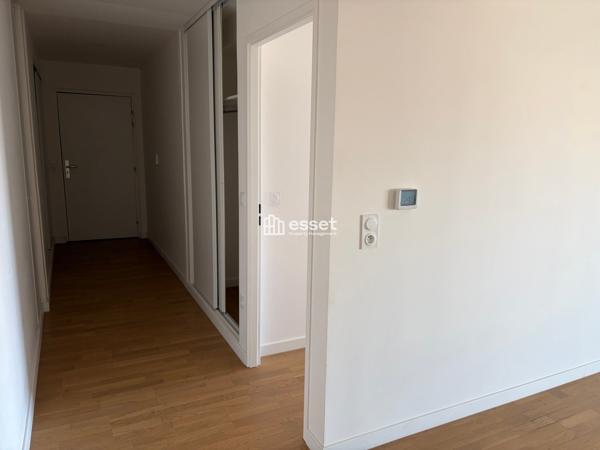 Location Appartement 4 pièces 106.2 m² - Suresnes 92150