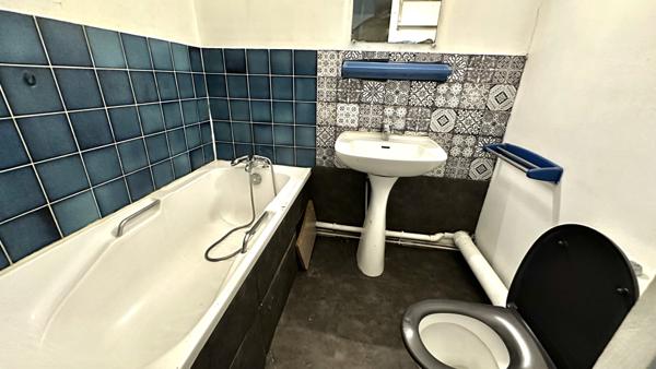 Bordeaux (33800) Ensemble de deux lots d'appartements 52 m² et 70 m² au sol au dernier étage