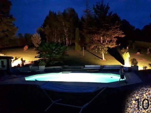 Maison individuelle haut de gamme avec piscine, située au cœur d'un magnifique parc privé