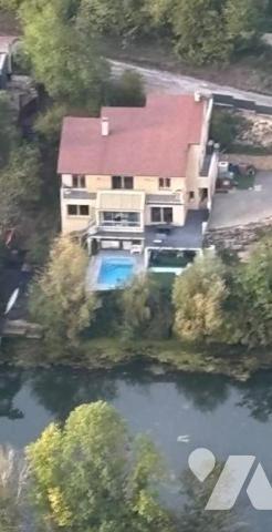 MAISON BORDURE RIVIERE AVEC VUE DEGAGEE