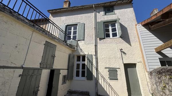 Maison de ville rénovée au centre de Montmorillon