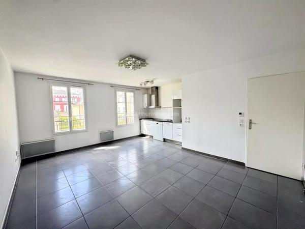 Vente                                                      Appartement
                        
                     4 pièces                      72 m2                     à Serris