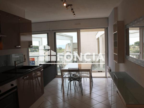 Location Studio meublé 34.18 m² - 60 RUE ALFRED KASTLER La Rochelle 17000