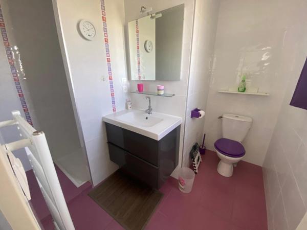 SAINT MICHEL EN L'HERM (85) AU CALME ET A 5 MIN DES PLAGES VILLA 2015 GRAND CONFORT 3 CHAMBRES SUR 600M²