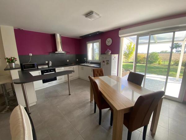 SAINT MICHEL EN L'HERM (85) AU CALME ET A 5 MIN DES PLAGES VILLA 2015 GRAND CONFORT 3 CHAMBRES SUR 600M²