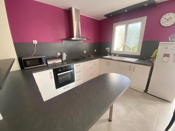 SAINT MICHEL EN L'HERM (85) AU CALME ET A 5 MIN DES PLAGES VILLA 2015 GRAND CONFORT 3 CHAMBRES SUR 600M²