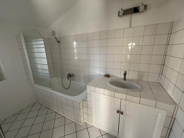 Appartement
         4 pièces
        - 96 m² 205 000 € *