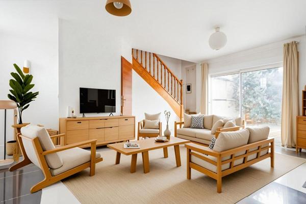 Comme une maison à Bobigny 3 pièces avec jardin et parking