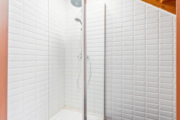 Comme une maison à Bobigny 3 pièces avec jardin et parking