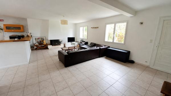 Maison
         6 pièces
        - 170 m² 334 900 € *