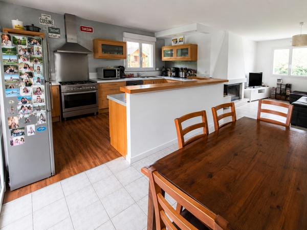 Maison
         6 pièces
        - 170 m² 334 900 € *