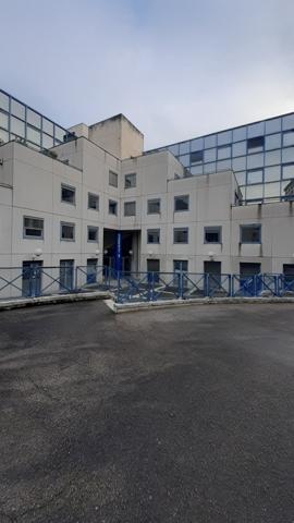 Local Commercial 3 pièces - 105 m²