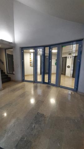 Local Commercial 3 pièces - 105 m²