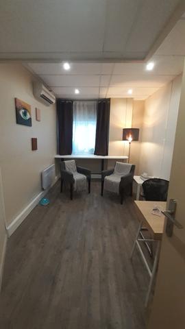 Local Commercial 3 pièces - 105 m²