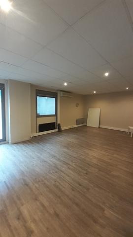 Local Commercial 3 pièces - 105 m²