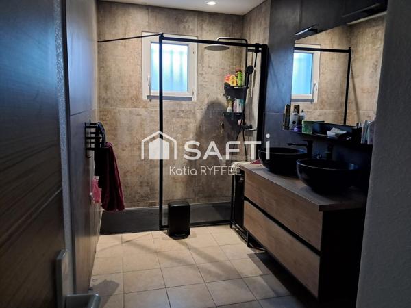 Sans travaux, cuisine aménagée neuve