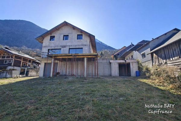 Maison 182 m² + Annexe + Terrain piscinable
