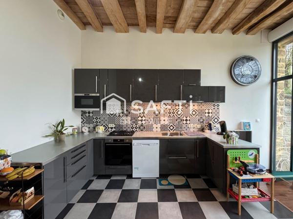 Maison en pierre rénovée, atypique, lumineuse et performante