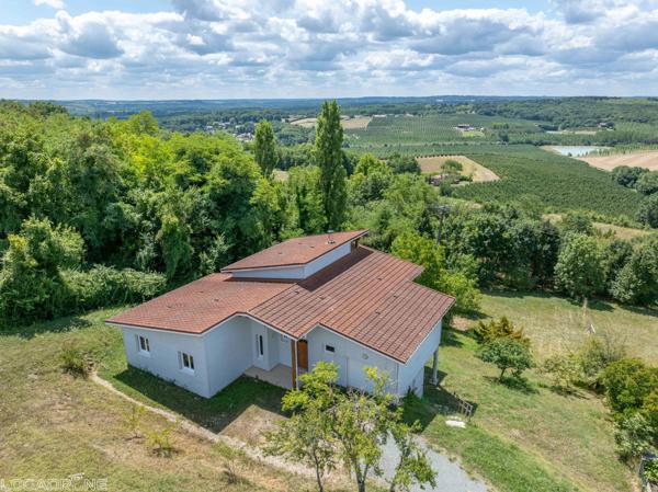 Maison contemporaine en ossature bois avec vue dominante