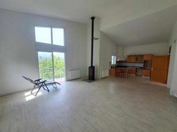 Maison contemporaine en ossature bois avec vue dominante