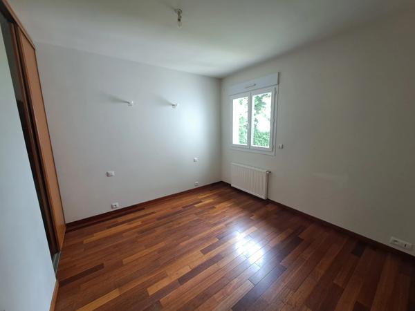 Maison contemporaine en ossature bois avec vue dominante